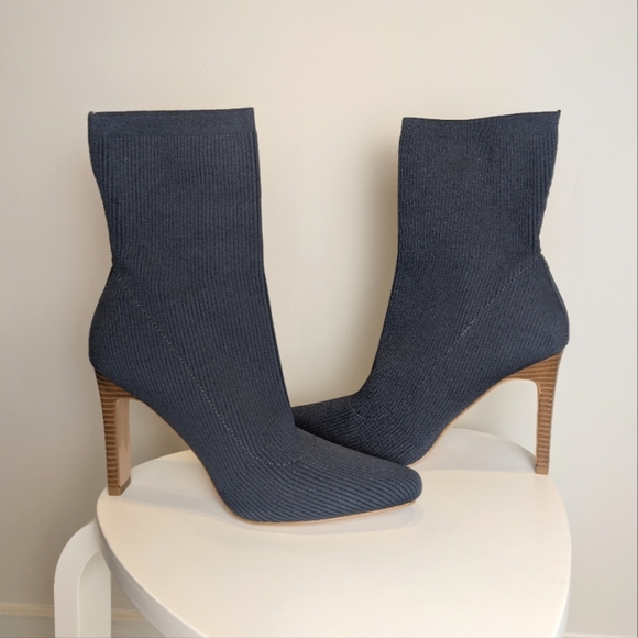 Journee Collection Shoes - Grey Slate Stacked Heel Sock Booties 8